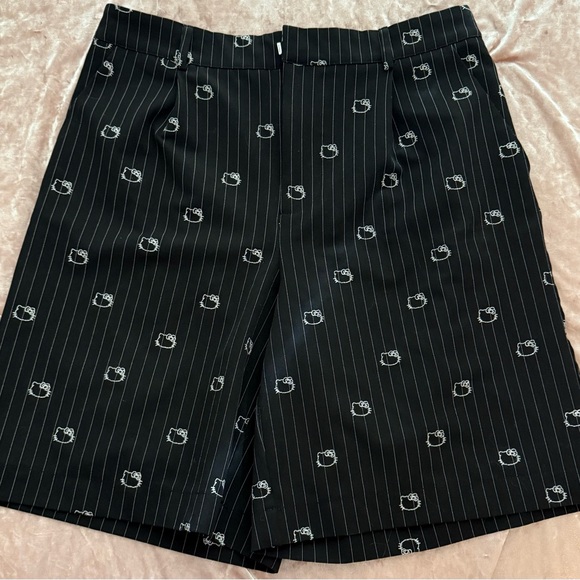 Forever 21 X Hello Kitty Set - Picture 5 of 7